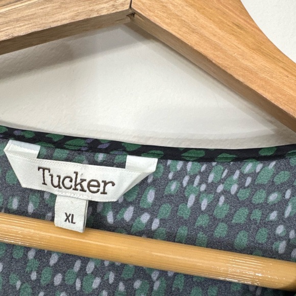 Tucker Juliette Midi Dress Size XL Silk Stretch Charmeuse Emerald Green Multi - Picture 5 of 15